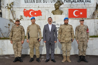 Şemdinli Kaymakamı Ateş, görev başındaki personeli ziyaret etti