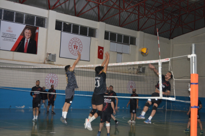 Şemdinli'de voleybol turnuvası sona erdi