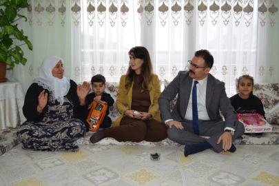 Şemdinli Kaymakamı Ateş, aile ziyaretlerini sürdürüyor