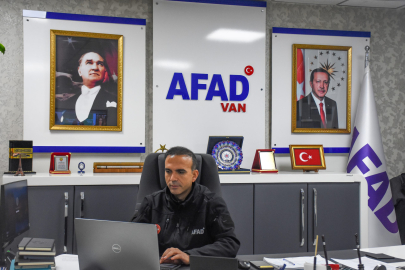 Van'da AFAD görevlilerinin AA'nın "Yılın Kareleri 2023" oylamasındaki tercihi "Ha gayret" oldu