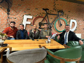 AK Parti Çukurca İlçe Başkanı Yılmaz, gazetecilerle buluştu