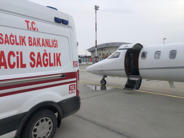 Kalp yetmezliği olan bebek ambulans uçakla Van'dan Eskişehir'e sevk edildi