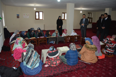 Şemdinli Kaymakam Ateş, Kur'an kurslarını ziyaret etti