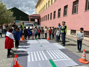 Ağrı'da trafik jandarması 2023'te 89 bin 482 kişiye eğitim verdi