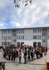 Erzincan'da karne alan öğrenciler, kanser hastası okul müdürleri için video klip hazırladı
