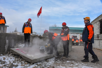 Van'da imamlar teorik ve uygulamalı eğitimlerle "AFAD gönüllüsü" oldu