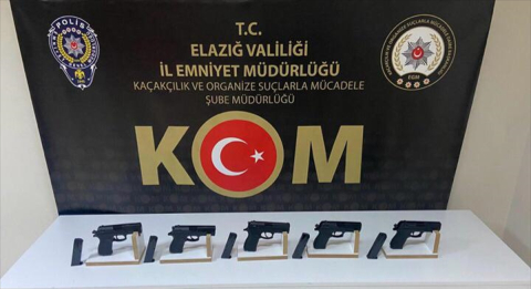Elazığ&#039;da kaçak silah operasyonunda 2 zanlı yakalandı