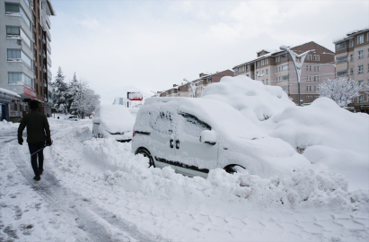 Van, Hakkari, Bitlis ve Muş&#039;ta 1444 yerleşim birimine ulaşım sağlanamıyor