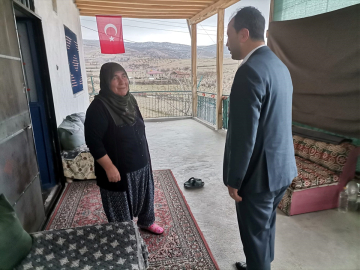 Baskil Kaymakamı Kundakçı&#039;dan şehit ailesine ziyaret