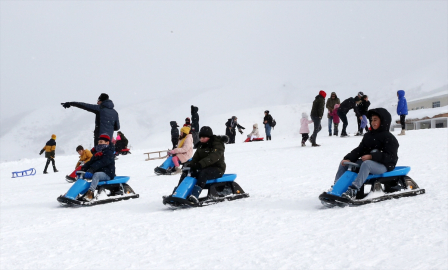 Bitlis'teki kayak merkezinde yarıyıl tatili yoğunluğu yaşanıyor