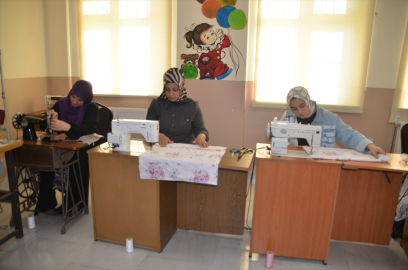 Muş&#039;ta kadınlar Köy Yaşam Merkezlerinde sosyalleşiyor