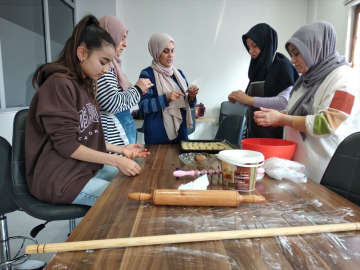 Muş'ta kadınlar aşçılık kursuyla meslek öğreniyor