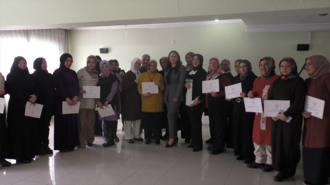 Tatvan&#039;da kursiyerlere sertifika verildi