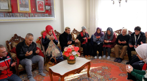 Erzurum&#039;da Tematik Kış Kampı&#039;na katılan öğrenciler şehit aileleriyle buluştu