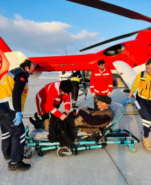 Van&#039;da kalp krizi geçiren hasta ambulans helikopterle hastaneye ulaştırıldı