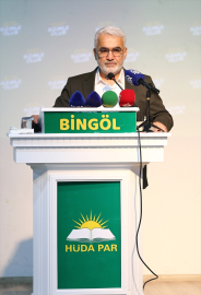 HÜDA PAR Genel Başkanı Yapıcıoğlu, Bingöl'de partisinin aday tanıtım toplantısında konuştu: