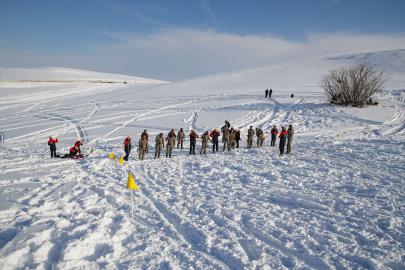 Van&amp;#039;daki çığda hayat kurtaran kahramanlar, kendileri gibi ekipler yetiştiriyor