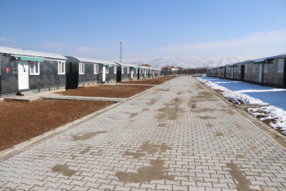 6 ŞUBAT DEPREMLERİNİN BİRİNCİ YILI - Malatya'da hazırlanan vagon evler depremzede öğretim üyelerini ağırlıyor