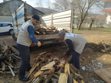 Bingöl Umut Kervanı Derneğinden geçen ay kentteki 291 aileye ayni ve nakdi destek