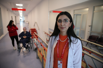 6 ŞUBAT DEPREMLERİNİN BİRİNCİ YILI - Enkaz altında bebeğini "kırmızı balık" şarkısı söyleyerek sakinleştirmiş