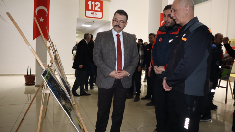 Depremlerde hayatını kaybedenler Kars, Erzincan ve Iğdır'da anıldı