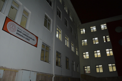 Malatya'daki okulların ışıkları 04.17'de açıldı