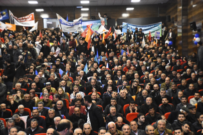 AK Parti&#039;li Yılmaz, Van&#039;da ilçe belediye başkan adayları tanıtım töreninde konuştu: