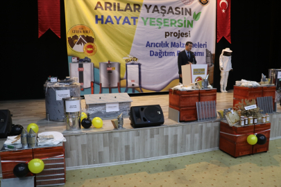 Ağrı&#039;da arıcılığın yaygınlaştırılması amacıyla üreticilere malzeme desteği verildi