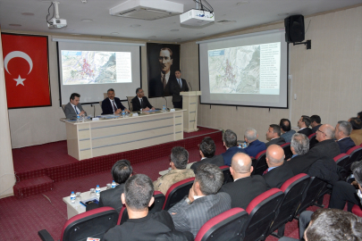 Hakkari'de olası bir depreme karşı alınacak önlemler konuşuldu