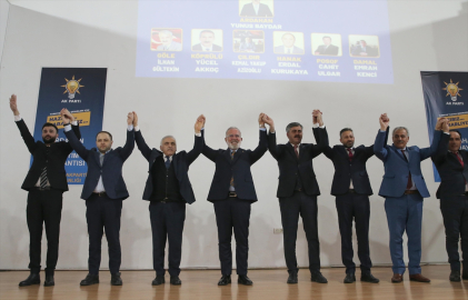 AK Parti'li Yenişehirlioğlu, partisinin "Ardahan Aday Tanıtım Toplantısı"nda konuştu: