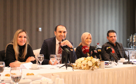 AK Parti İpekyolu Belediye Başkan adayı Berge, basın mensuplarıyla buluştu