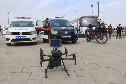 Ağrı İl Emniyet Müdürlüğü envanterine kattığı araçları tanıttı