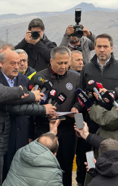 Bakan Yerlikaya'dan Erzincan'daki toprak kaymasına ilişkin açıklama: (1)