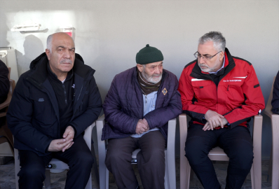 Bakan Işıkhan, Erzincan'da maden ocağında toprak altında kalanların ailelerini ziyaret etti