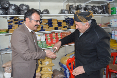 Şemdinli Kaymakamı Ateş, esnafı ziyaret etti