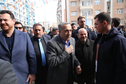 Van&#039;da AK Parti&#039;nin Tuşba ve İpekyolu seçim koordinasyon merkezleri açıldı