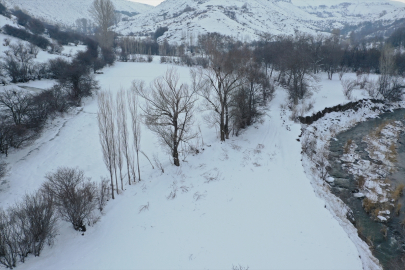 Iğdır&#039;daki Üçkaya Vadisi karla kaplandı