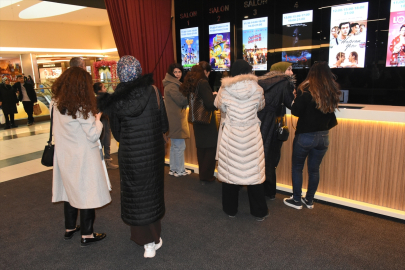 Deprem sonrasında sinemasız kalan Malatya yeniden "beyaz perde"yle buluştu