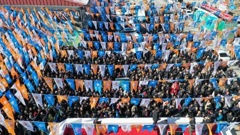 Erciş&#039;te AK Parti&#039;nin seçim irtibat bürosu açıldı