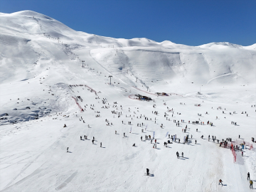 Hesarek Kayak Merkezi&#039;nde sezonun 15 Mart&#039;a kadar sürmesi bekleniyor