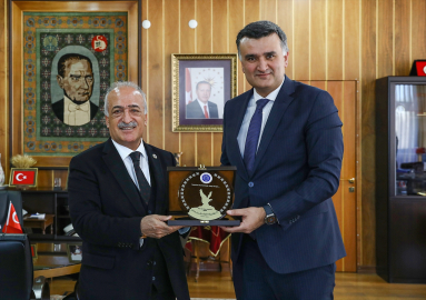 Sanayi ve Teknoloji Bakan Yardımcısı Yozgatlıgil, Atatürk Üniversitesini ziyaret etti