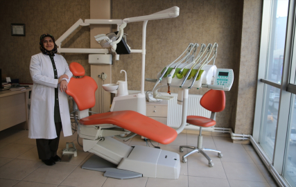 Başörtüsü nedeniyle atıldığı üniversitedeki görevine dönmek için 20 yıl bekledi