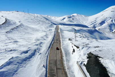 Erzurum-Tekman kara yolunda karla mücadele