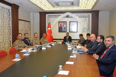Hakkari&#039;de asayiş ve güvenlik değerlendirme toplantısı yapıldı
