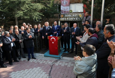 İYİ Parti Sözcüsü Kürşad Zorlu, Ahlat&#039;ta konuştu: