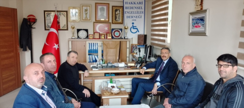 Vali Çelik'ten Engellilere tekerlekli sandalye desteği