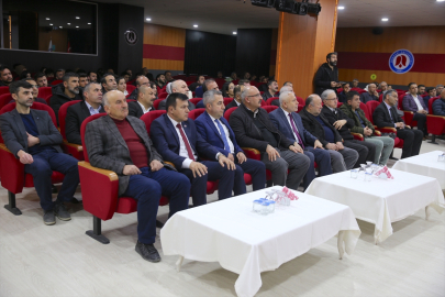 Hakkari&#039;de "Faylar Üzerinde Yaşayan Kent: Hakkari" konulu konferans düzenlendi