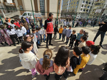 Bingöl&#039;de okullarda deprem anında tahliye tatbikatı yapıldı