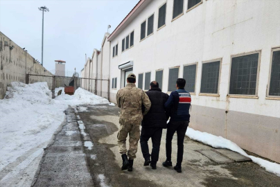 Cinayetten aranıyordu: Saklandığı ahırda yakalandı!