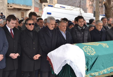İş insanı Mehmet Ali Aydınlar&#039;ın vefat eden annesi Malatya&#039;da son yolculuğuna uğurlandı